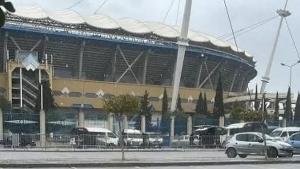 أمطار غزيرة تضرب ملعب رادس قبل مواجهة الترجي والأهلي في دوري الأبطال